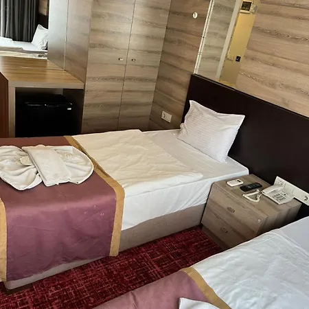 Hotel Nida Center 3*