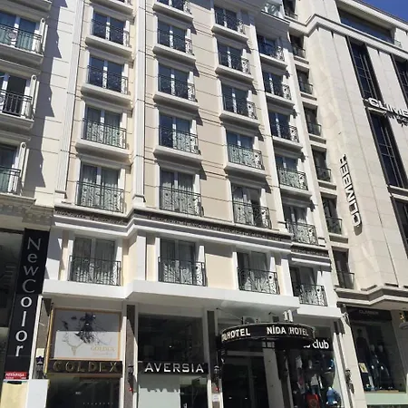 拉雷利尼达酒店